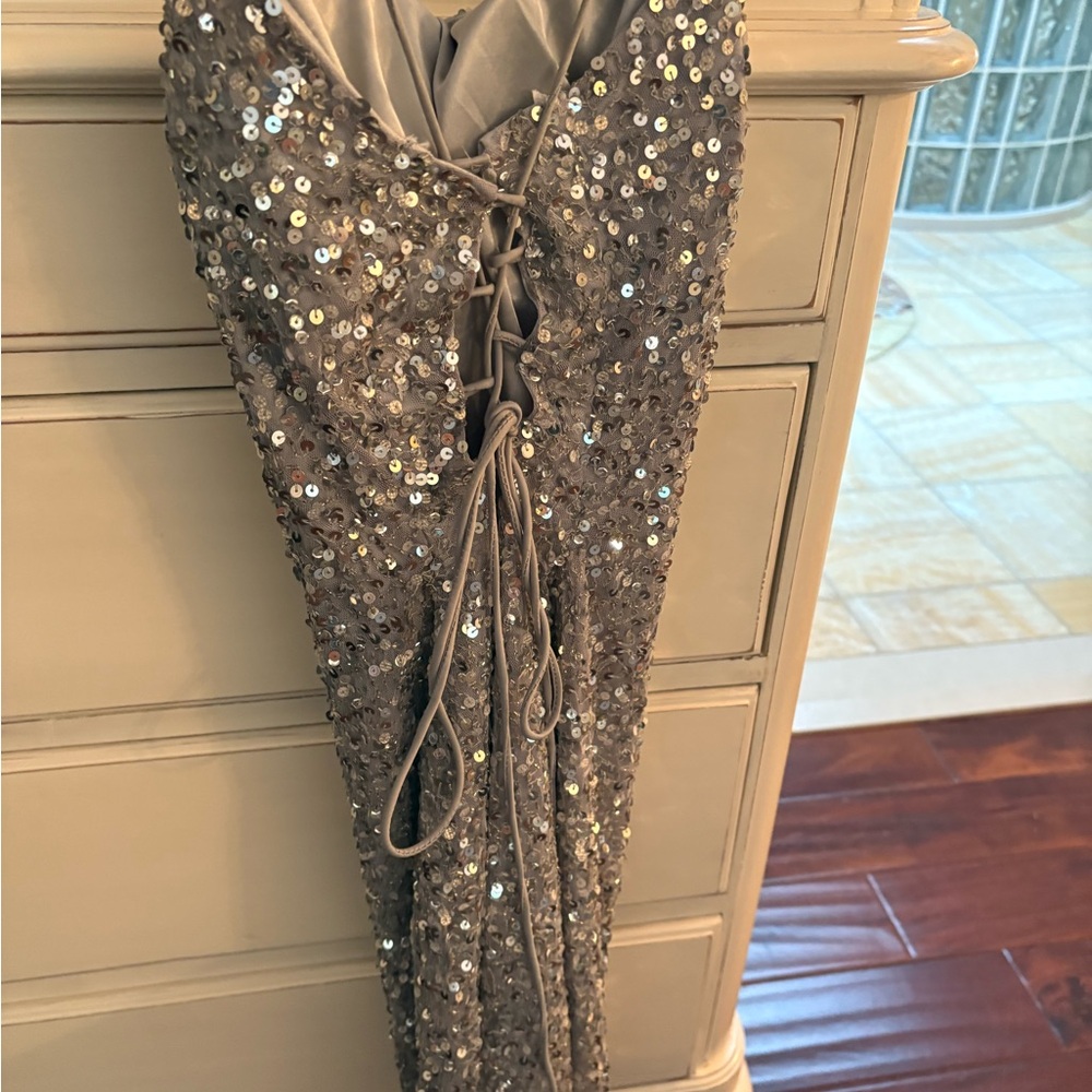 Elegant Backless Sequin Dress - Silver